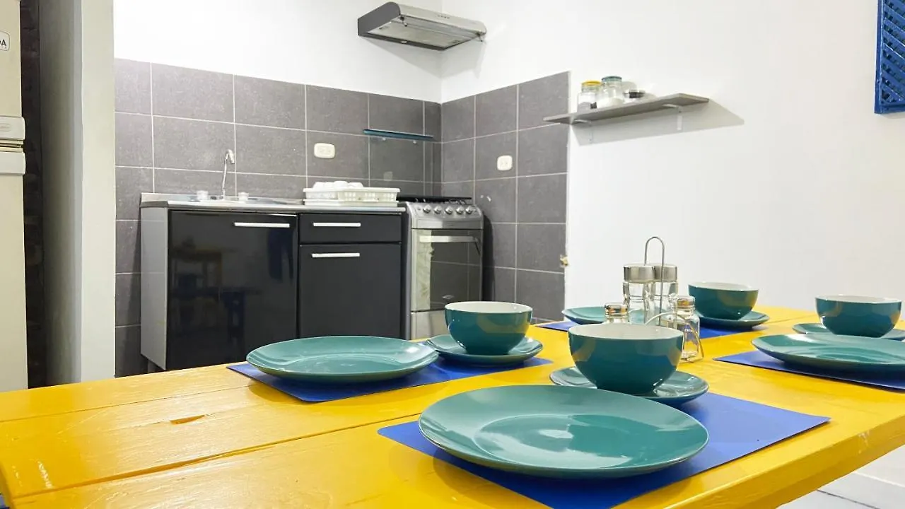 Konukevi La Puerta Azul By La Puerta Hostels Santa Marta